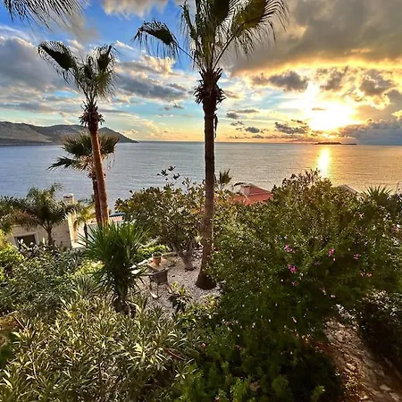 Havuzbasi, Deniz-bahce-meis Manzarasi, Loveboat Tatil Evi Kaş